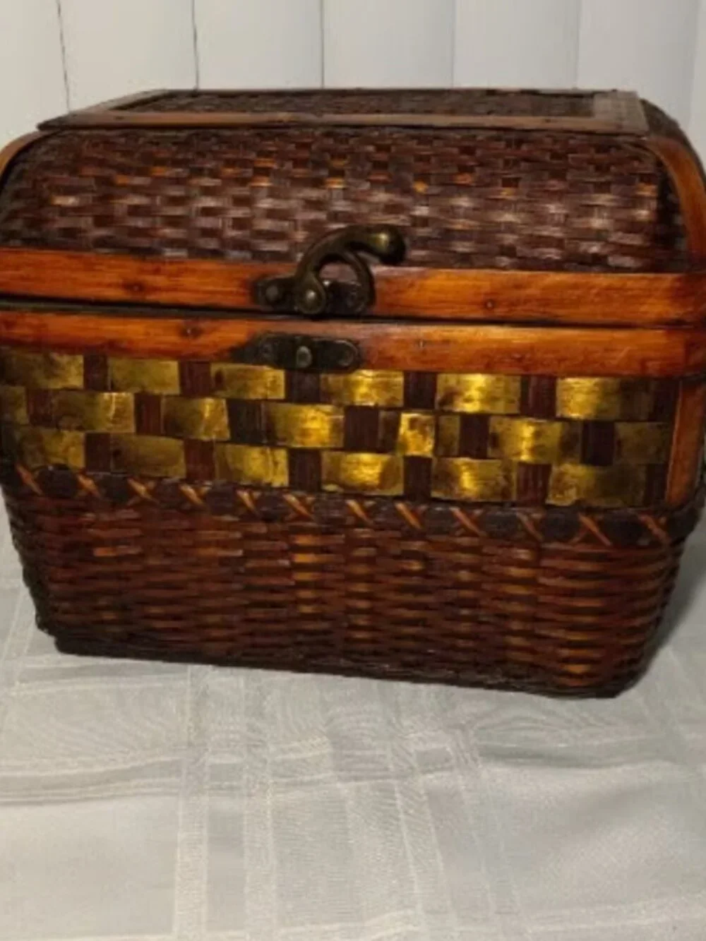 Vintage Brown Wicker Storage Basket with Handles and Closing & Clasp Lid